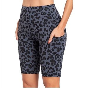 Grey leopard print biker shorts